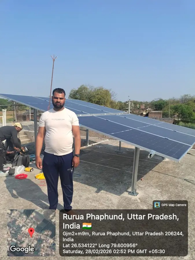Shivcharan Singh solar installation in Balwantpur, Auraiya by J.S. Enterprises